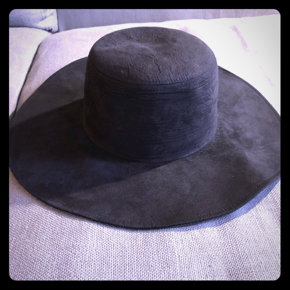 Phase 3 black floppy hat